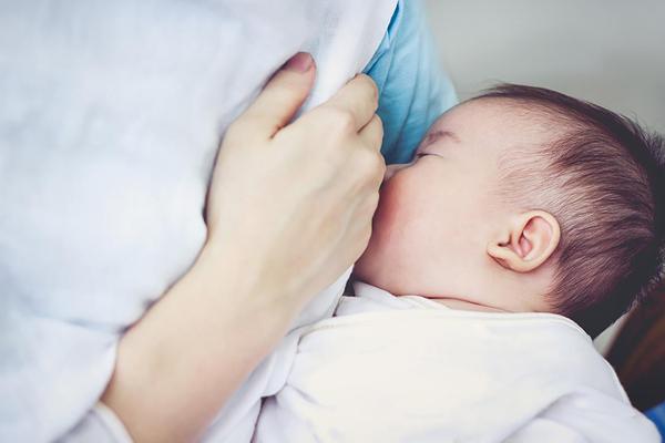 Breastfeeding Frequency: How Many Hours Between Feeds?