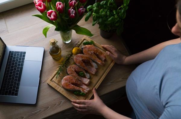 Eating Fish During Pregnancy: Safe and Harmful Types for Pregnant Women